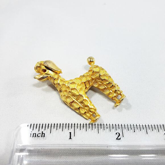Vintage CORO Dog Brooch Pin, Gold Tone, Textured Poodle Pin, Red Rhinestone Eye - Picture 6 of 10
